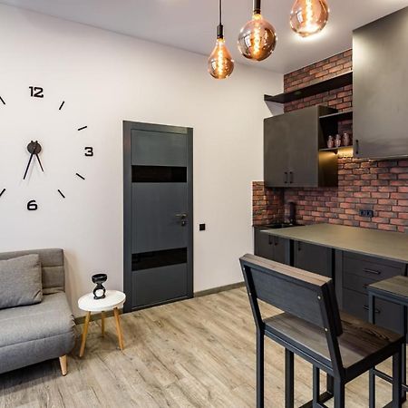 Stylish Apartment In The Center Lviv Buitenkant foto