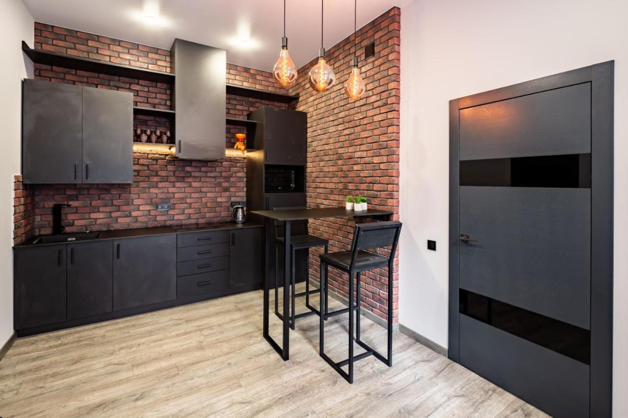 Stylish Apartment In The Center Lviv Buitenkant foto