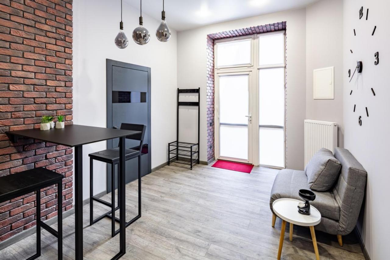 Stylish Apartment In The Center Lviv Buitenkant foto